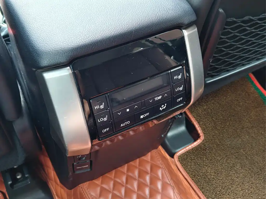 Toyota Prado 2019 — фото 11