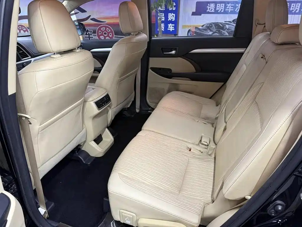 Toyota Highlander 2016