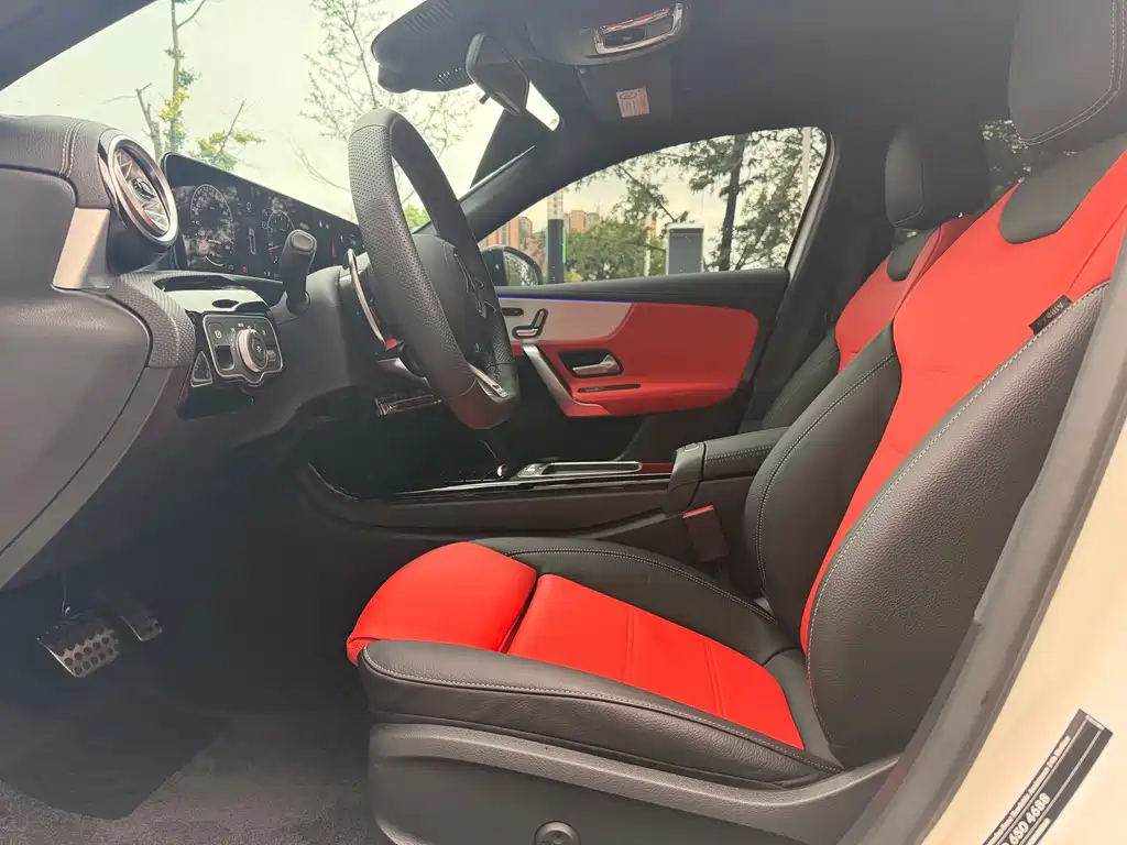 Mercedes-Benz A-Class AMG 2025 — фото 14