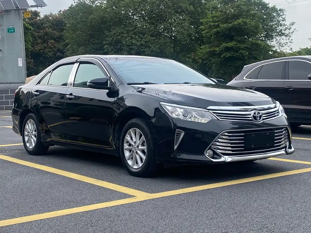 Toyota Camry 2016 — фото 3
