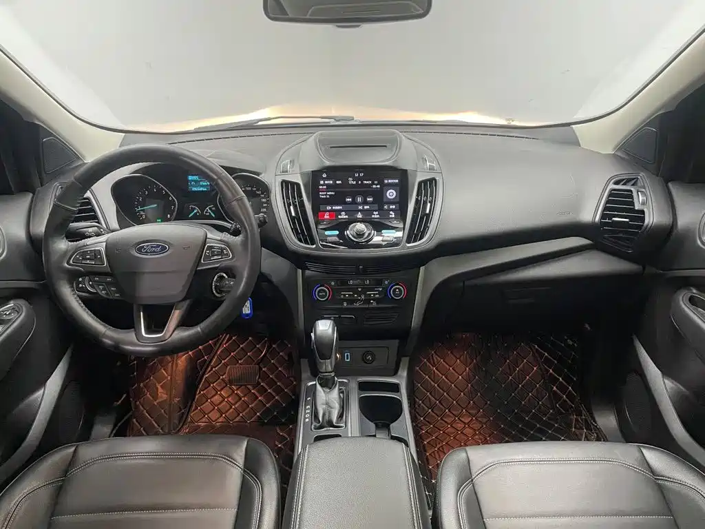 Ford Kuga 2018 — фото 10