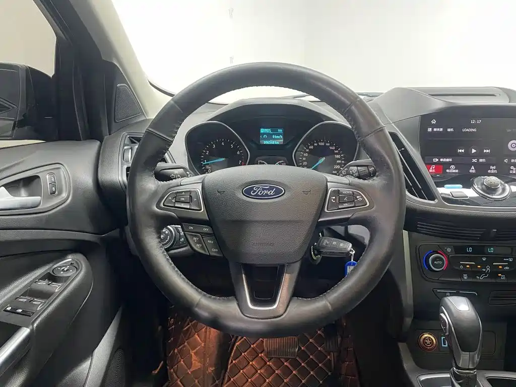 Ford Kuga 2018 — фото 11