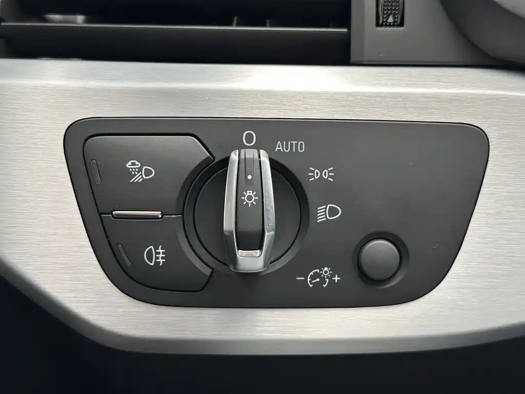 Audi A4L 2021 — фото 13