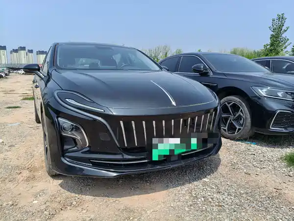 Hongqi E-QM5 2022