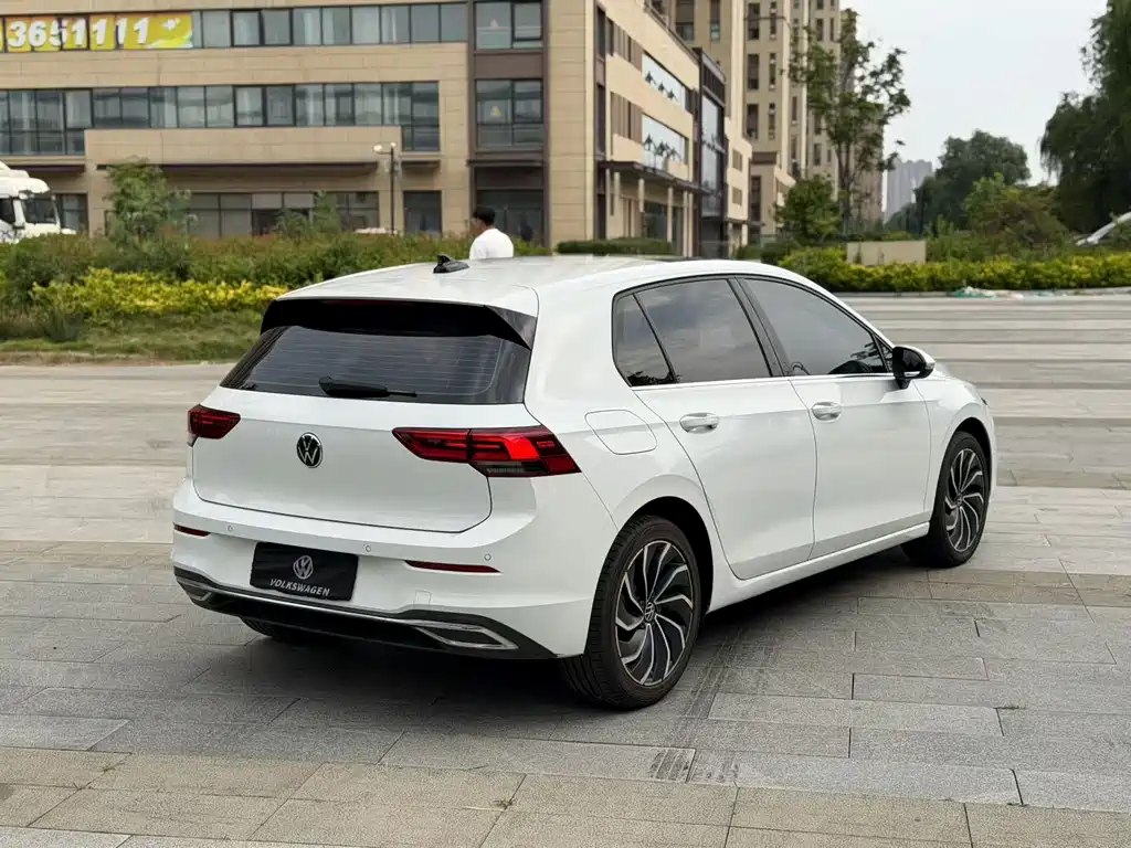 Volkswagen Golf 2021