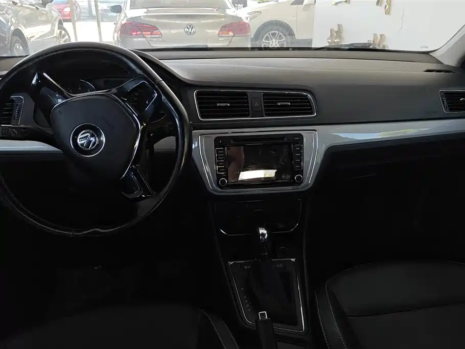 Volkswagen Gran Lavida 2016 — фото 12