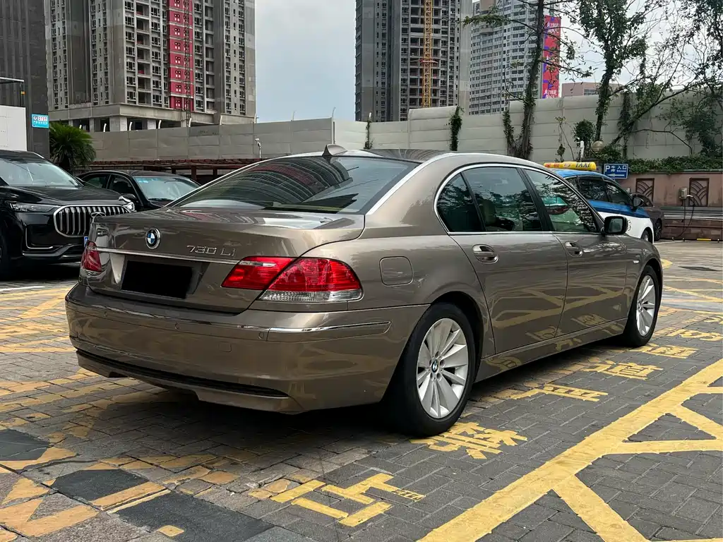 BMW 7 Series 2006 — фото 11