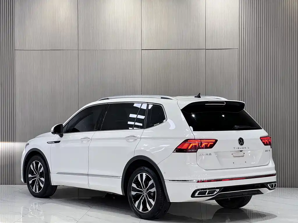 Volkswagen Tiguan L 2021 — фото 10