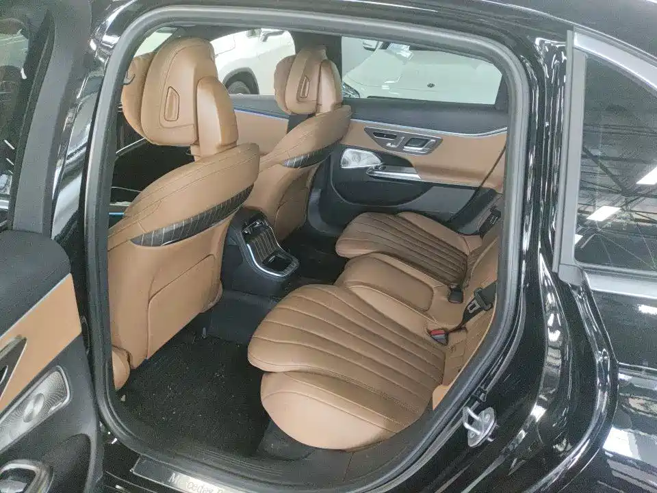 Mercedes-Benz E-Class 2024