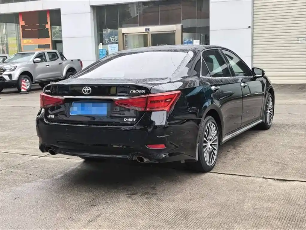 Toyota Crown 2018