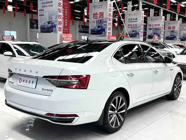 Skoda Superb 2023