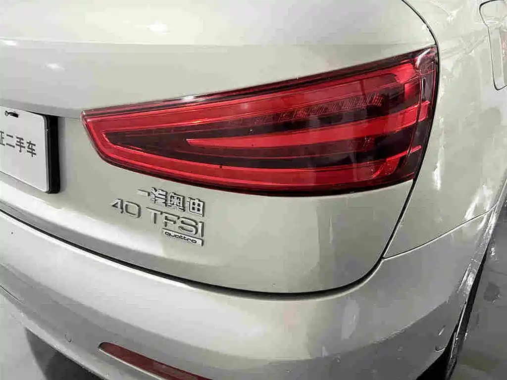Audi Q3 2013 — фото 10