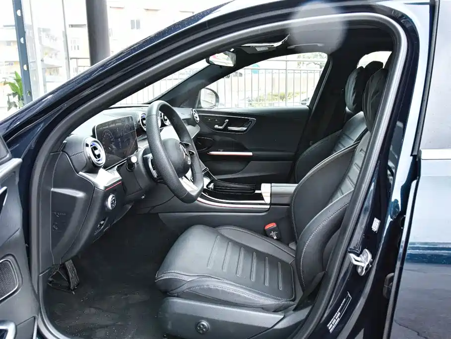 Mercedes-Benz C-Class 2024 — фото 17