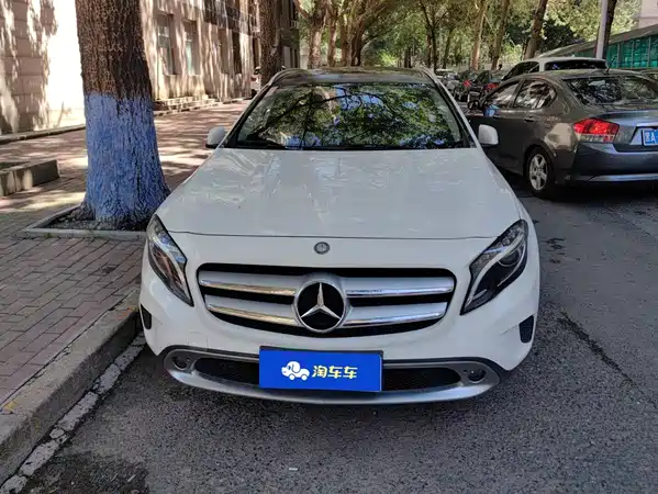 Mercedes-Benz GLA 2015