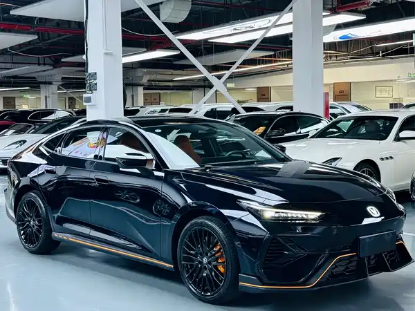 Changan UNI-V 2025