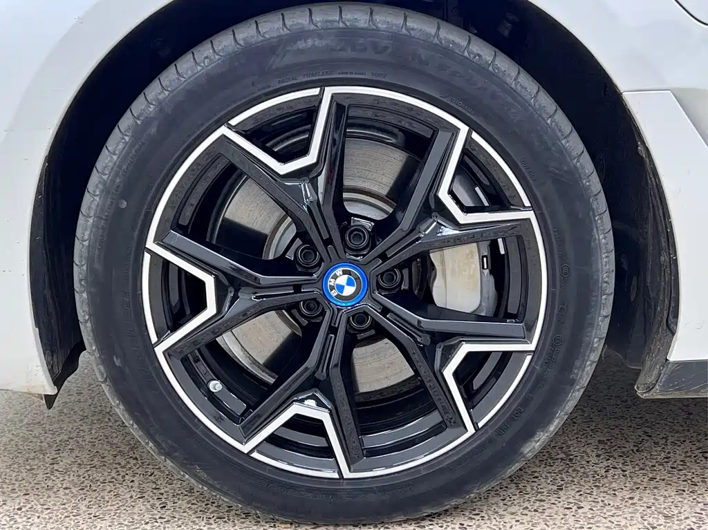 BMW i3 2023 — фото 9