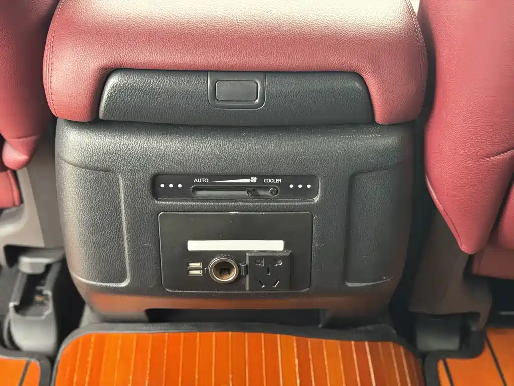 Nissan Patrol 2018 — фото 17