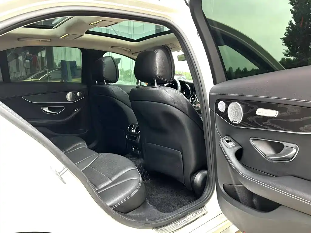 Mercedes-Benz C-Class 2020