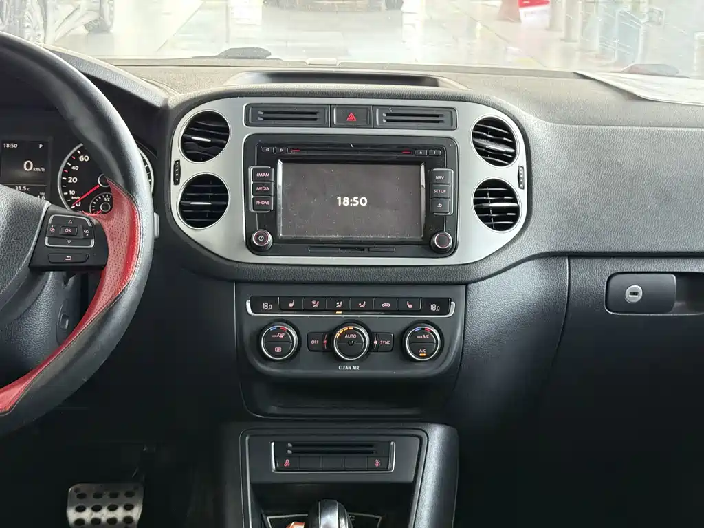 Volkswagen Tiguan 2016 — фото 11