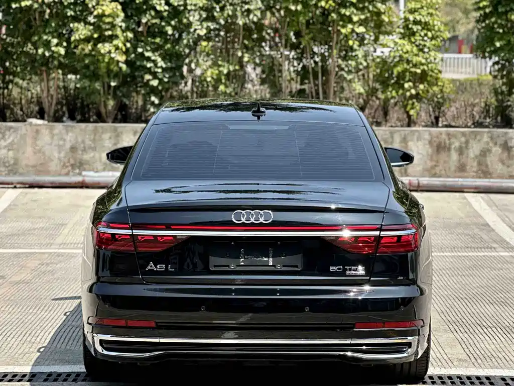 Audi A8 2023 — фото 5