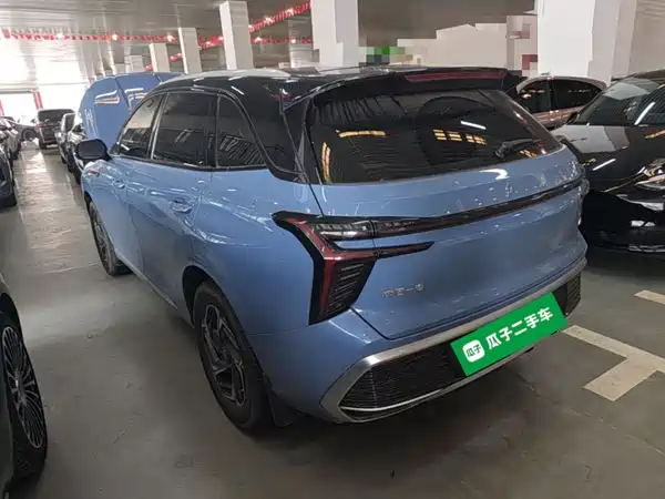 Hongqi HS3 2024