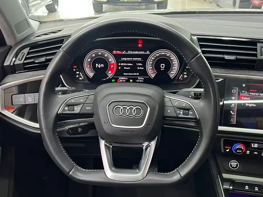 Audi Q3 2022 — фото 11