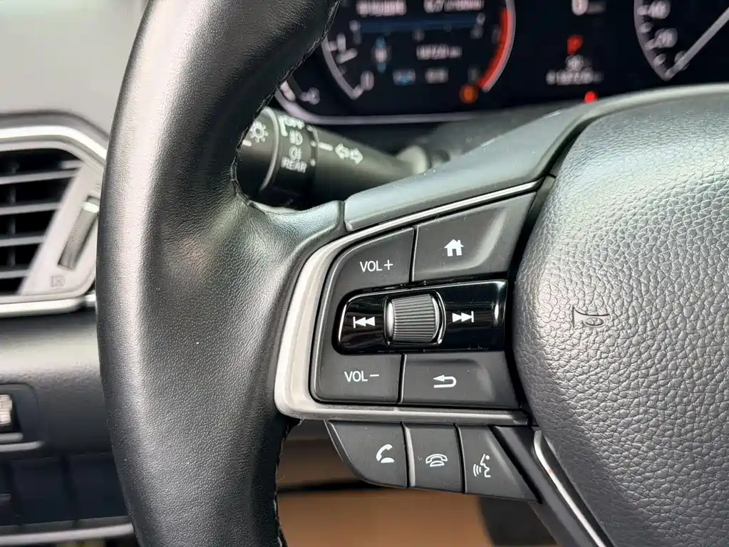 Honda Accord 2023 — фото 18