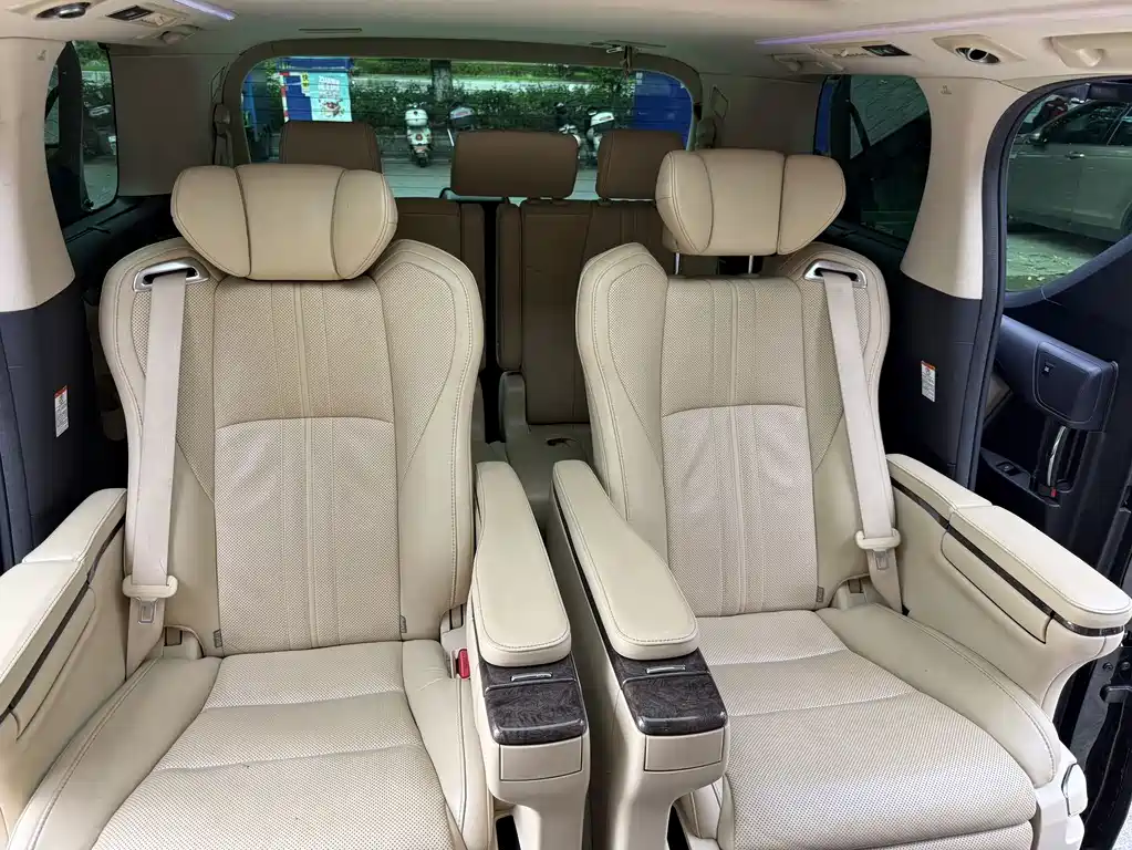 Toyota Vellfire 2020 — фото 12