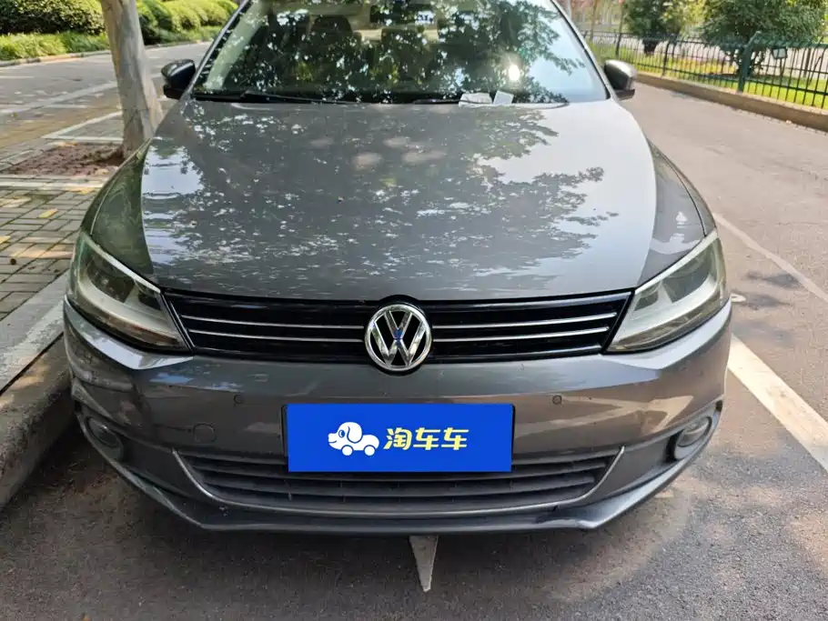 Volkswagen Sagitar 2012