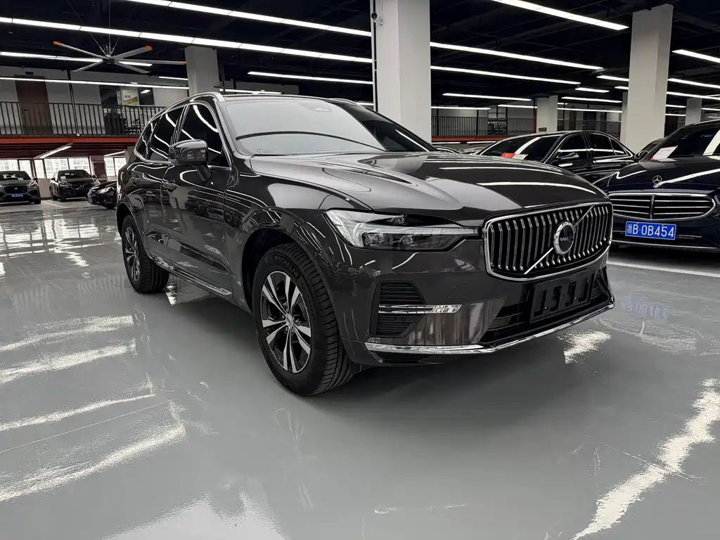 Volvo XC60 2025 — фото 3
