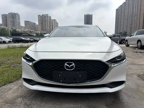 Mazda 3 Axela 2022