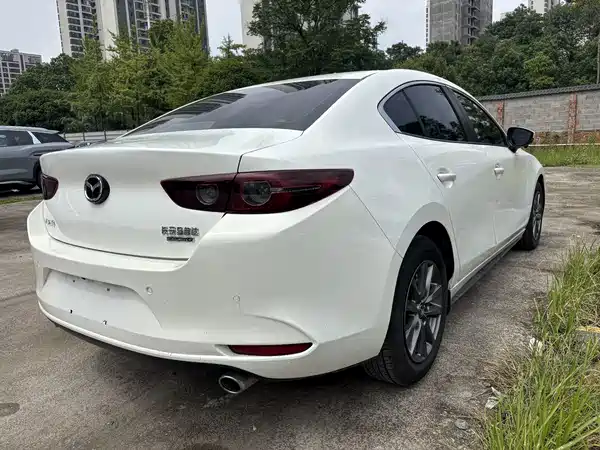 Mazda 3 Axela 2022