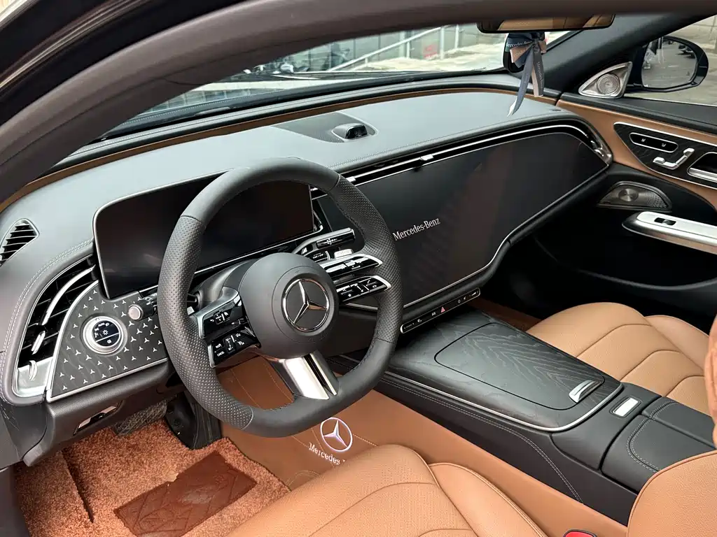 Mercedes-Benz E-Class 2025 — фото 20