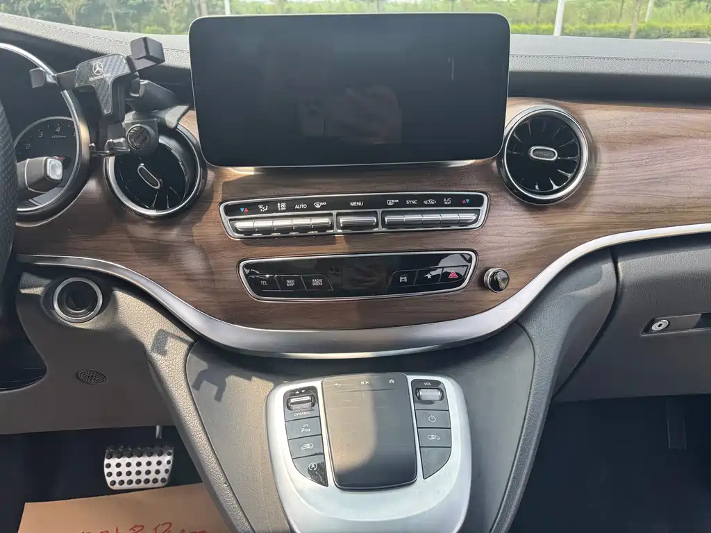 Mercedes-Benz V-Class 2020 — фото 21
