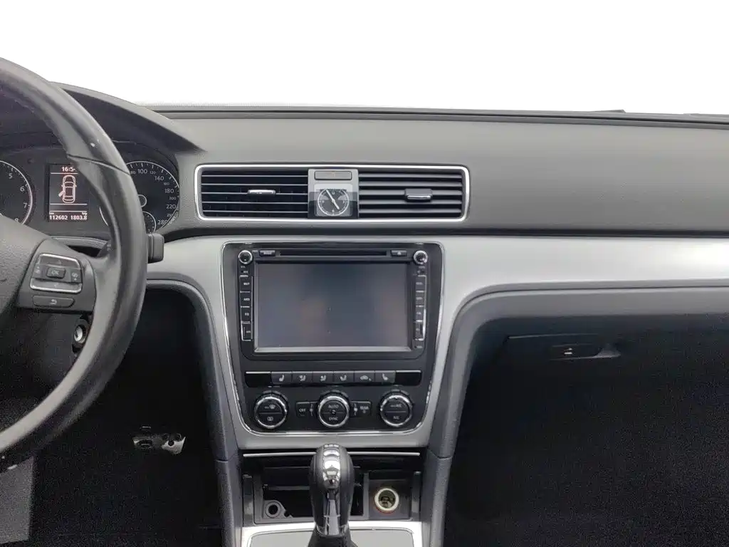 Volkswagen Passat 2015 — фото 12