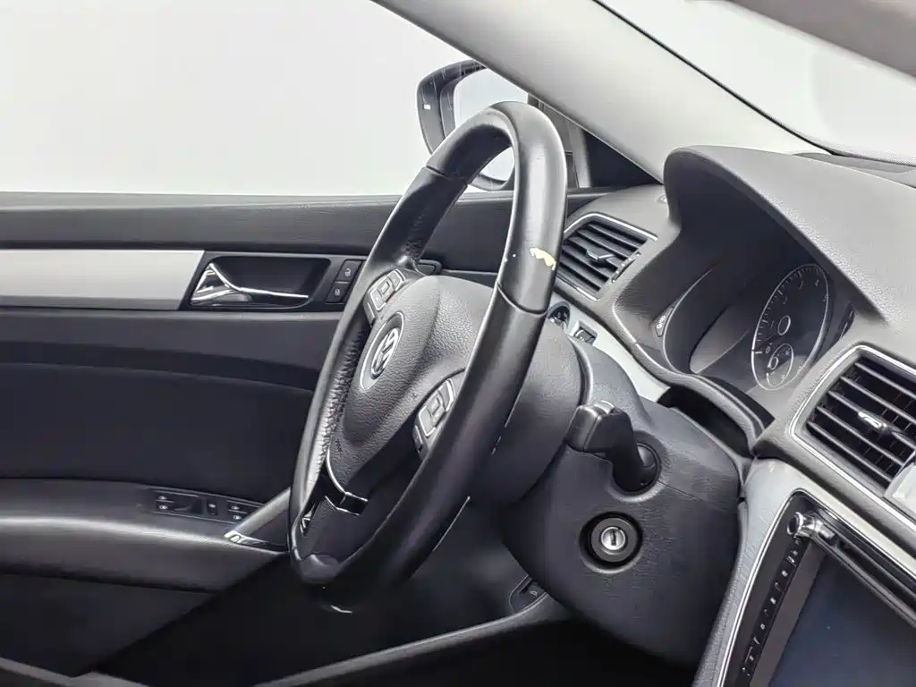 Volkswagen Passat 2015 — фото 22