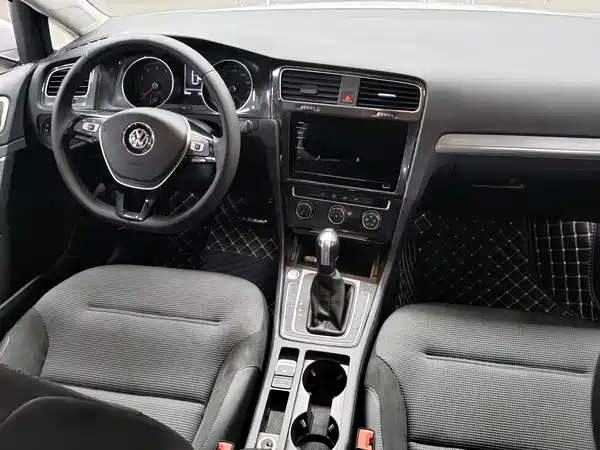 Volkswagen Golf 2020