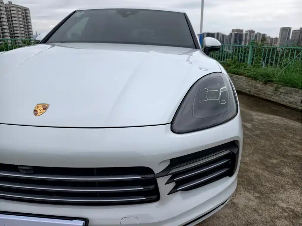 Porsche Cayenne 2018 — фото 14