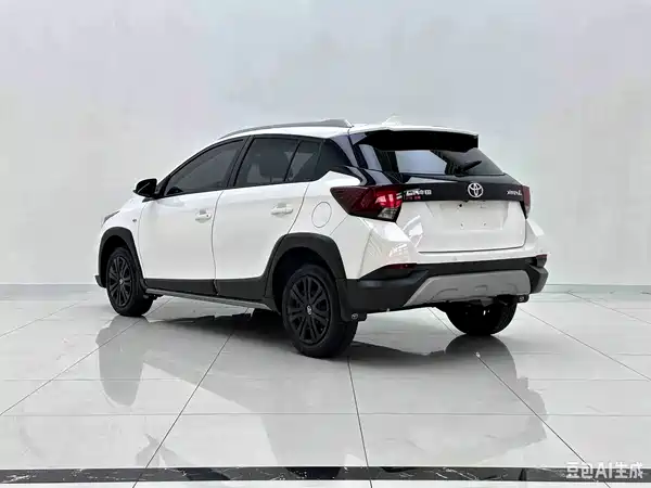 Toyota Yaris L 2024