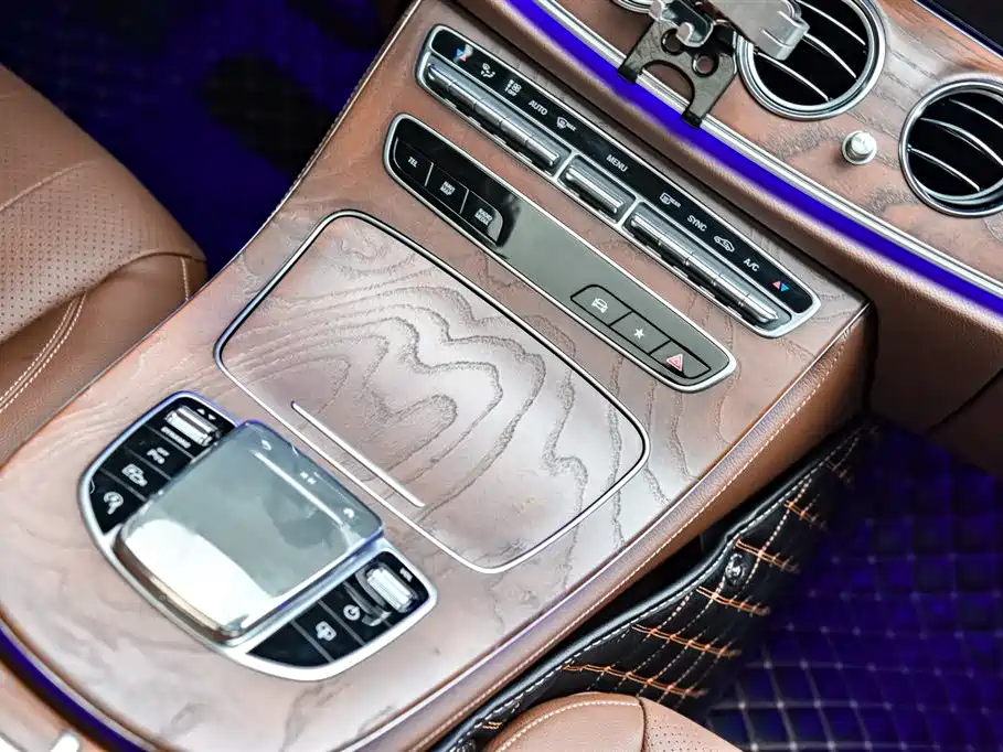 Mercedes-Benz E-Class 2022 — фото 21