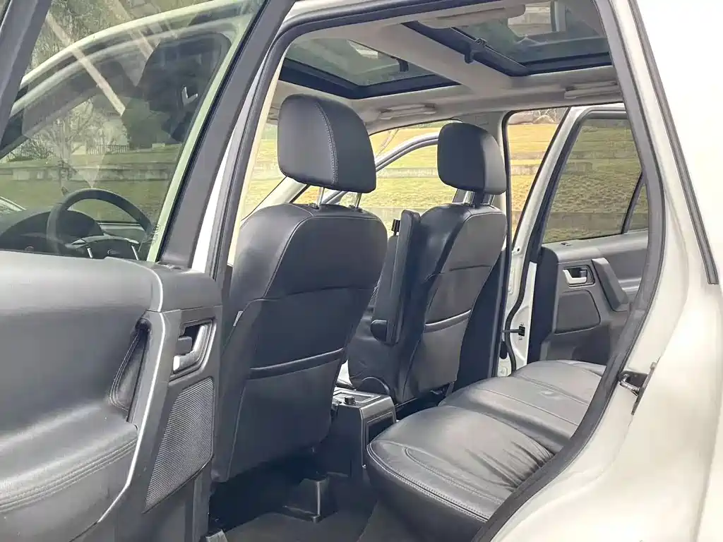 Land Rover Freelander 2 2013 — фото 11