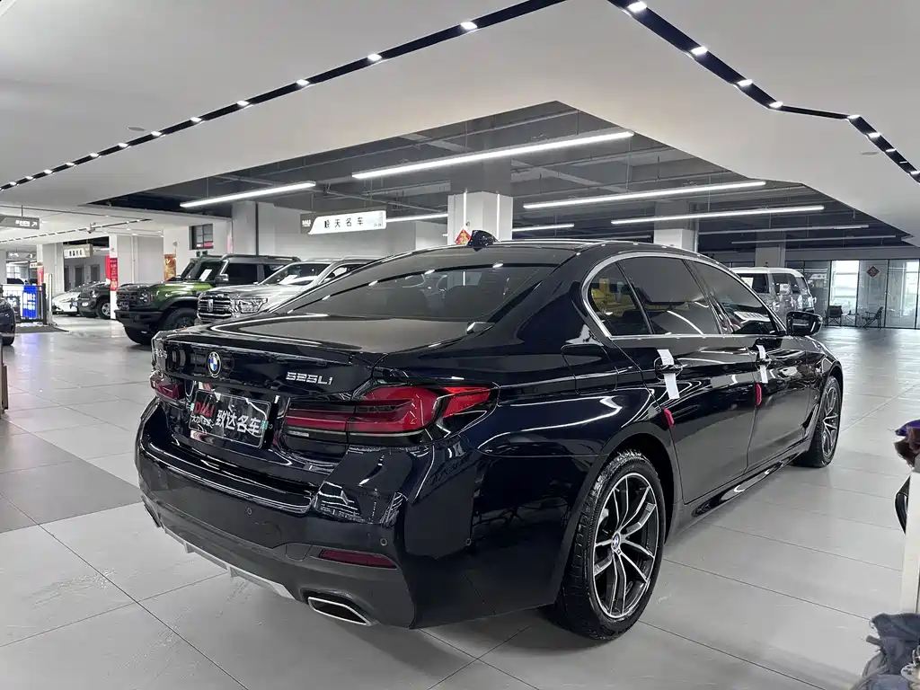 BMW 5 Series 2023
