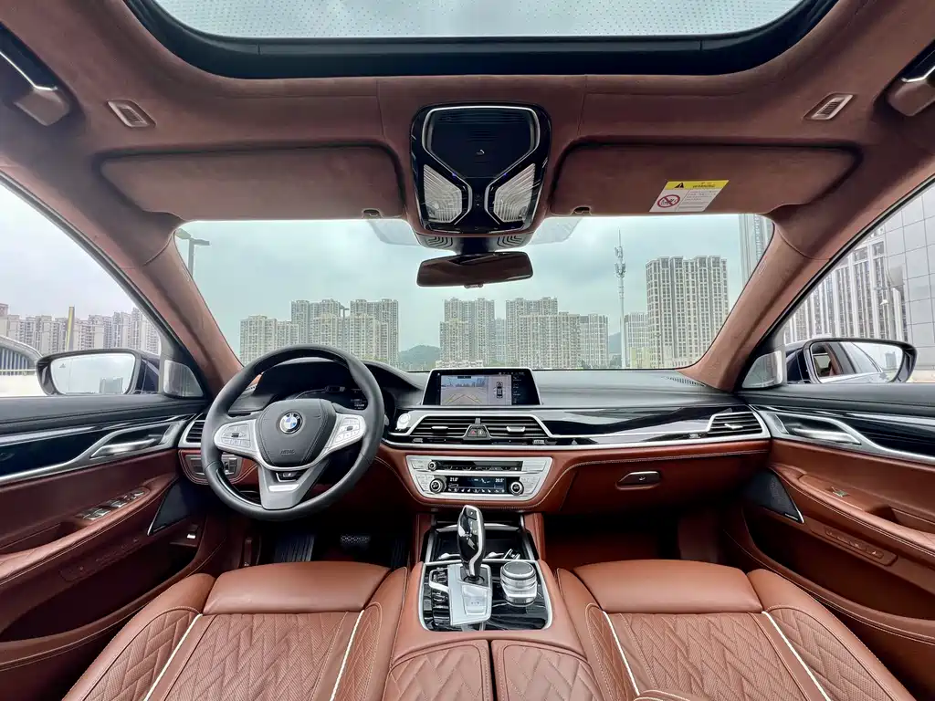 BMW 7 Series 2021 — фото 12