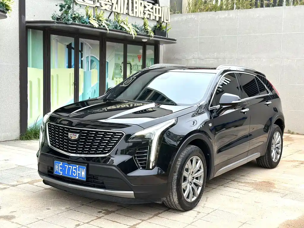 Cadillac XT4 2023 — фото 1