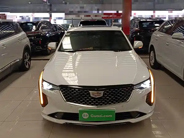 Cadillac CT4 2022