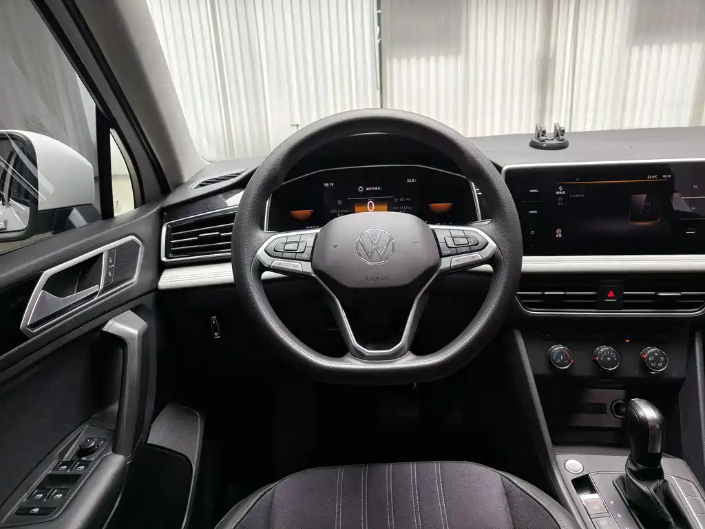 Volkswagen Tiguan L 2022 — фото 14