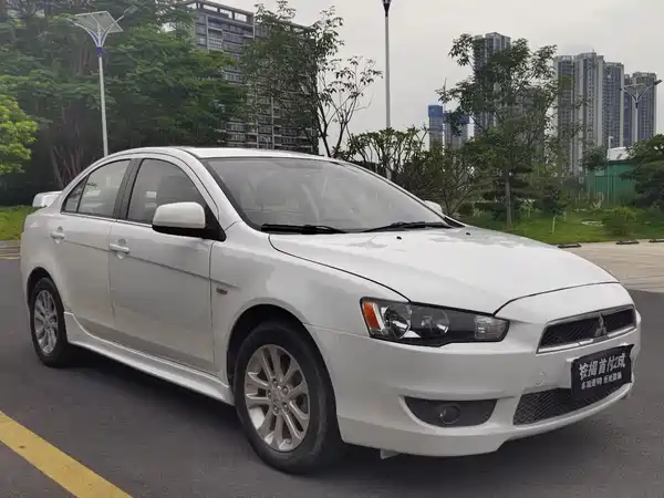Mitsubishi Lancer EX 2012