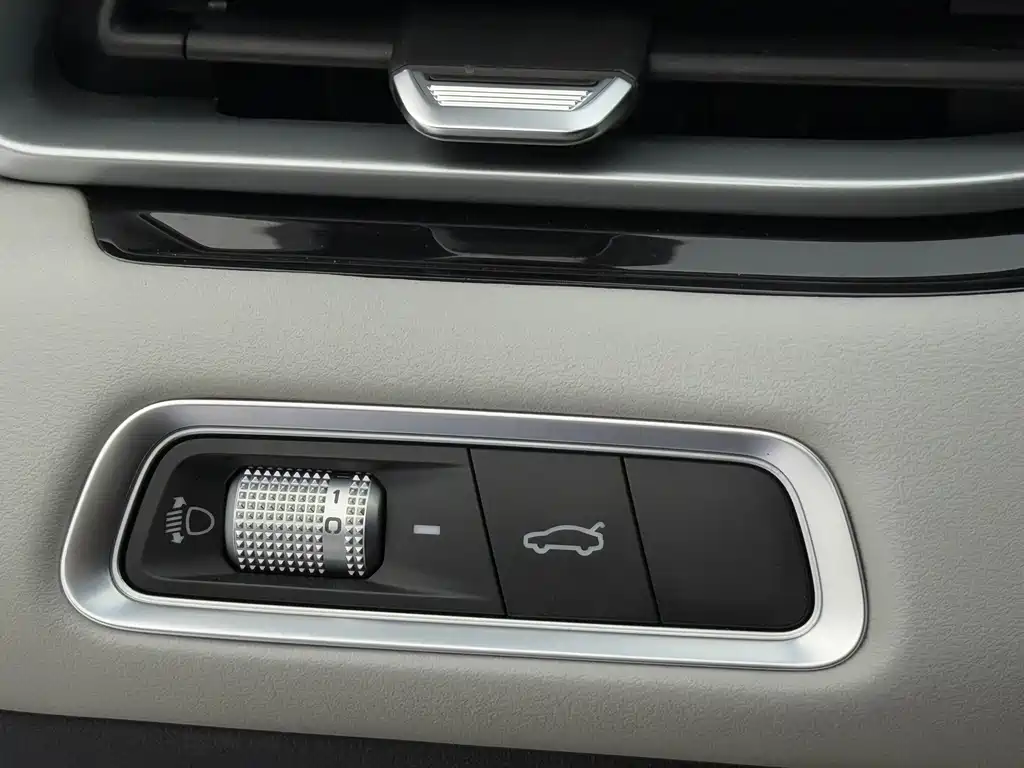 Geely Emgrand 2022 — фото 10