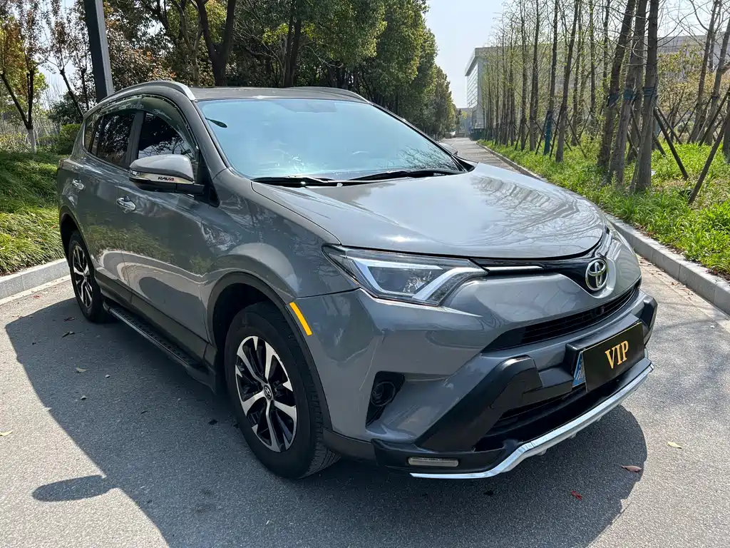 Toyota RAV4 2017 — фото 4