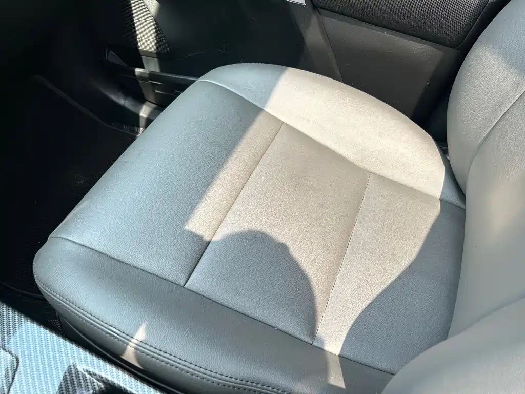 Toyota RAV4 2017 — фото 17